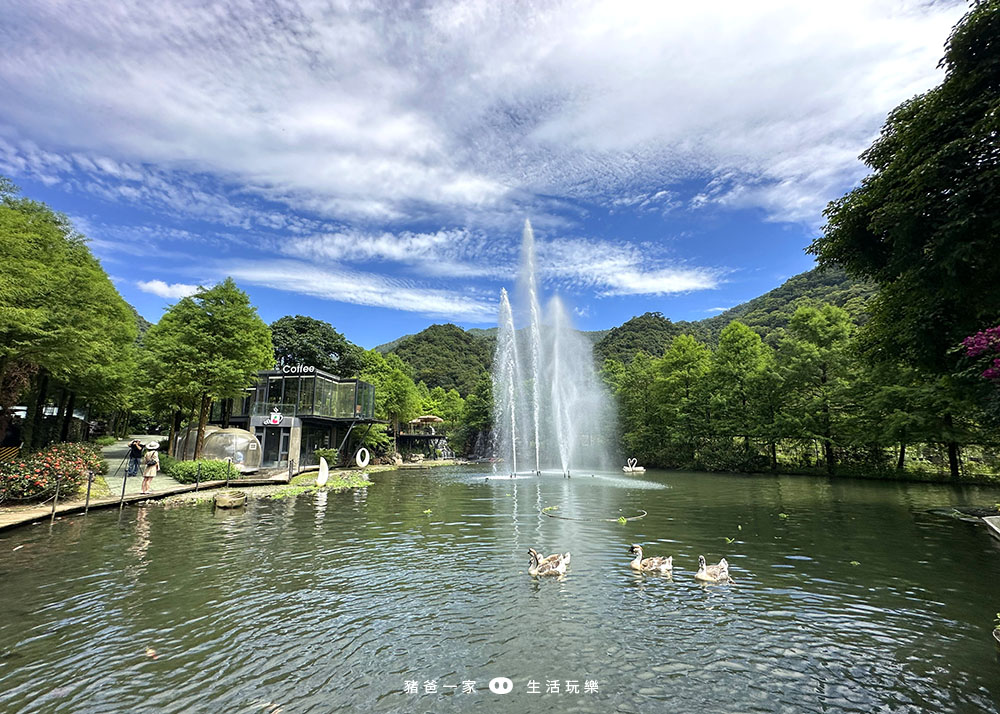 宜蘭景點，鳳梨屋水上莊園-超美水簾鞦韆