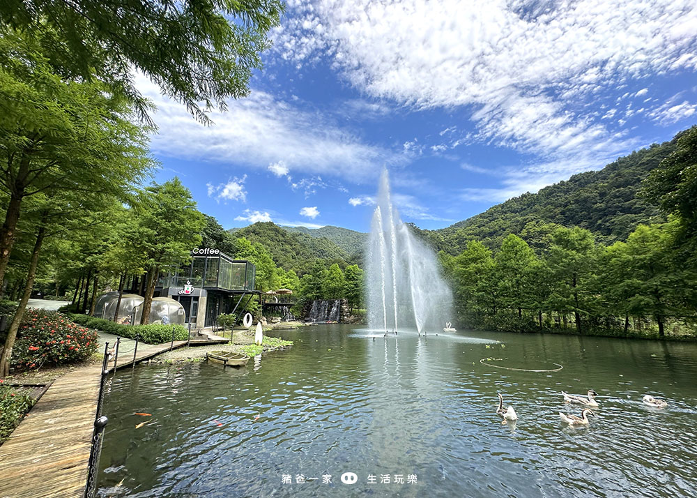 宜蘭景點，鳳梨屋水上莊園-超美水簾鞦韆