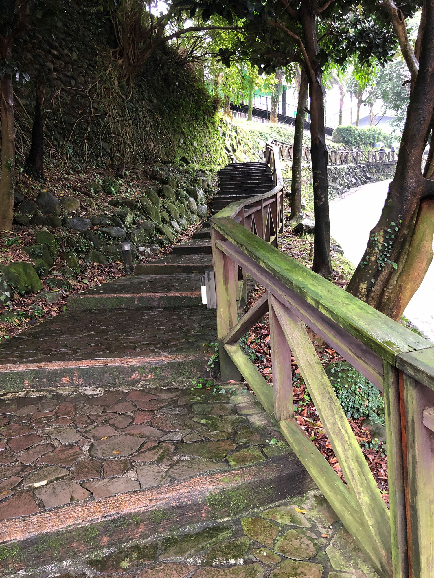 “金山八煙溫泉會館”/