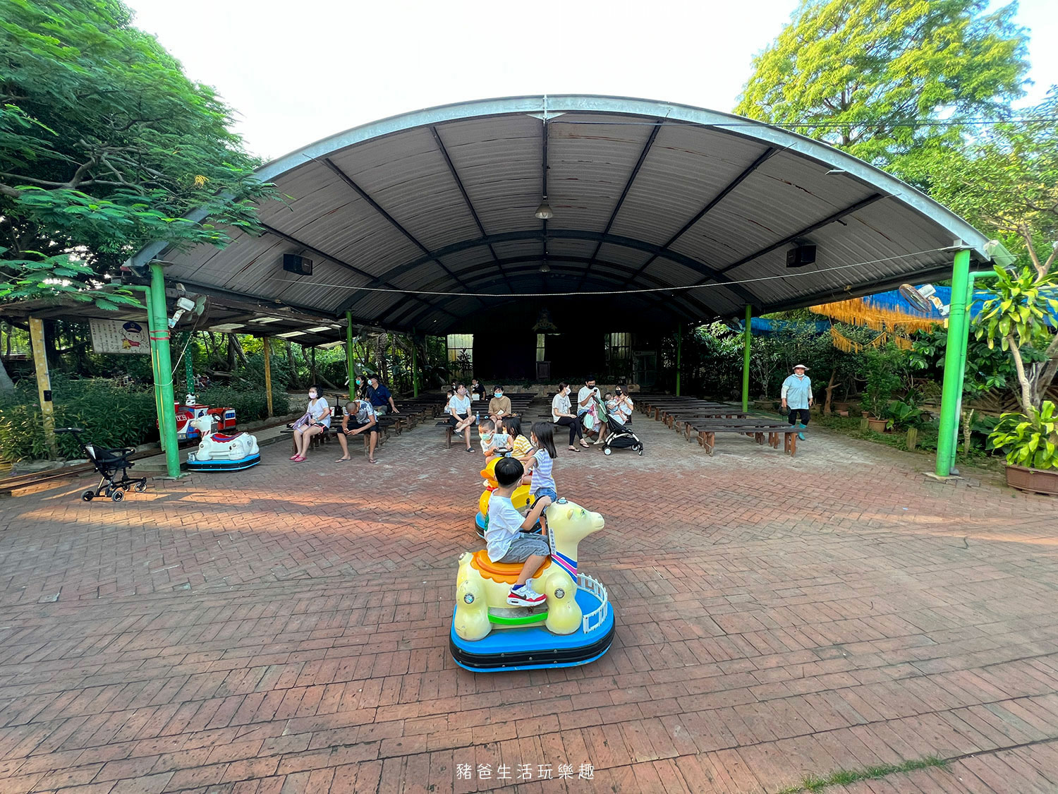 “桃園親子景點-羊世界牧場”/