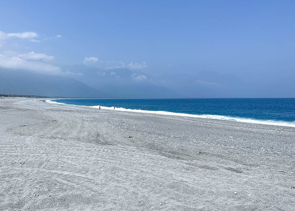 “七星潭水上明月海景渡假旅店”/